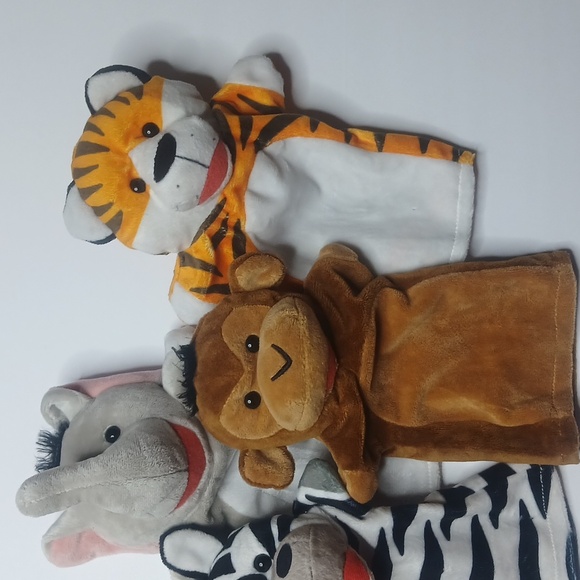 Melissa & Doug Safari Animal Hand Puppets Set of 7 - Picture 3 of 8